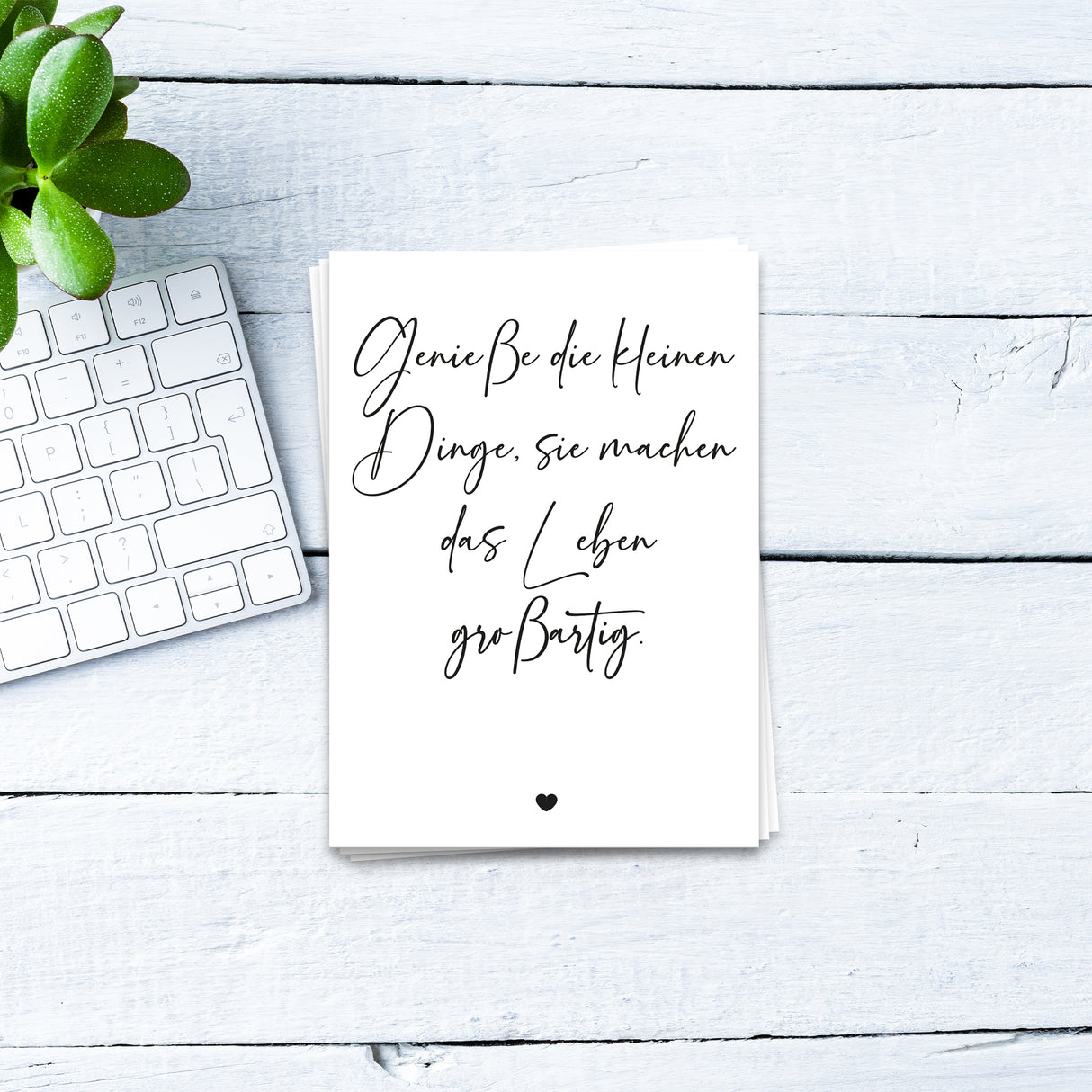 Genieße die kleinen Dinge, sie machen das Leben großartig - Postkarte