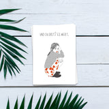 Und du bist? Es wert. - Postkarte